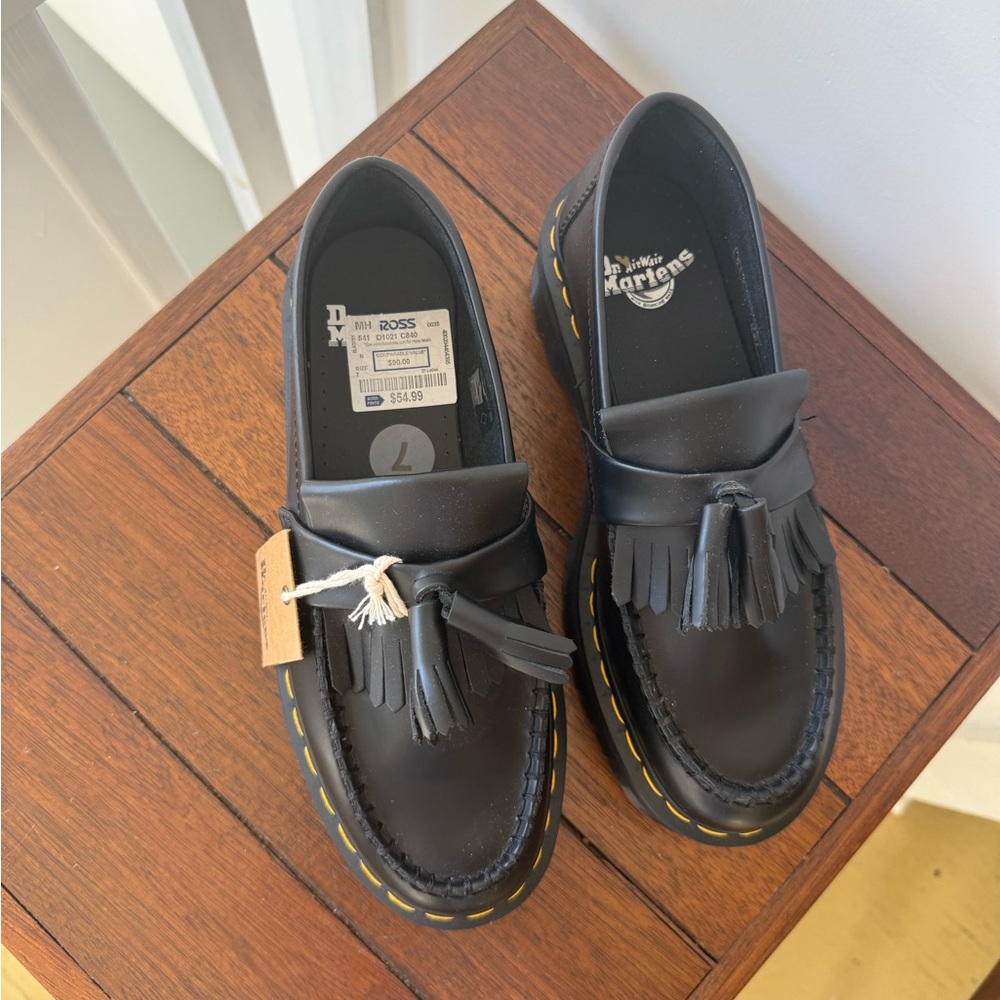 Dr. Martens Black women Platform Dress Shoes with Tassels NWT (fits like w9)
